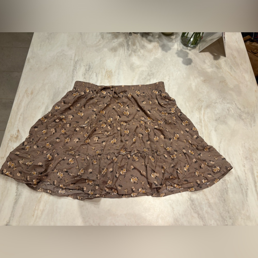 Tan Brown Floral Ardenes Skirt. Size Small.